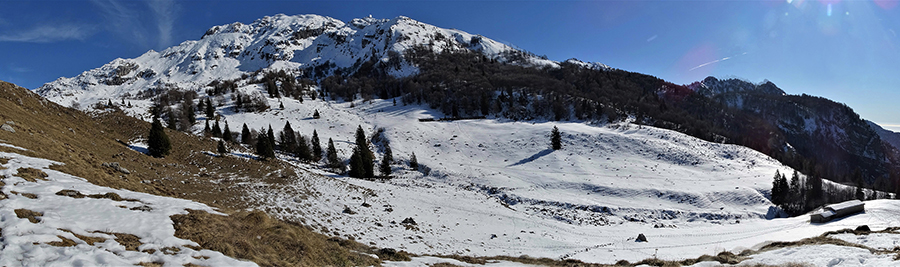 Salendo dalla Baita Sota alla Baita Sura com bella vista in Cima Alben